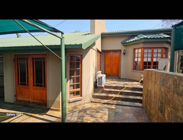 3 BEDROOM HOUSE FOR SALE IN MOUNTAIN VIEW